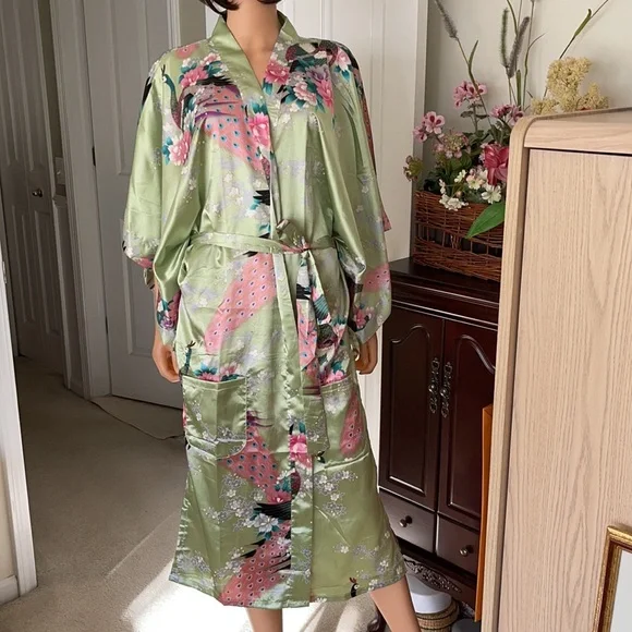 NWOT Kimono maxi length satin green pink floral peacock design robe - Picture 2 of 11